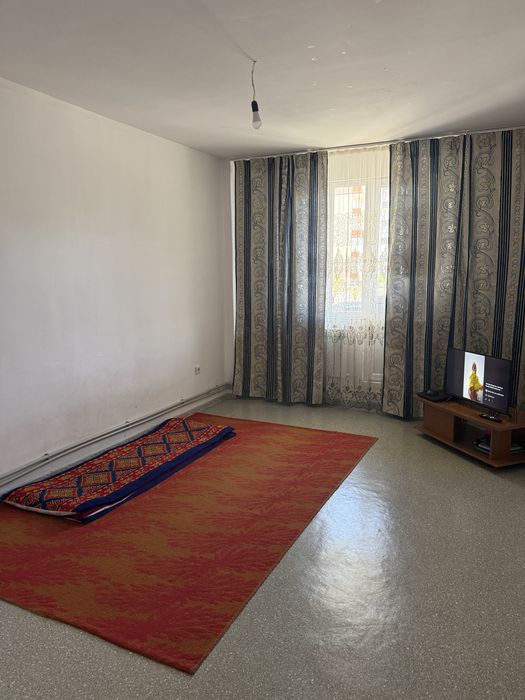 15мкр 1эт 2ком продается