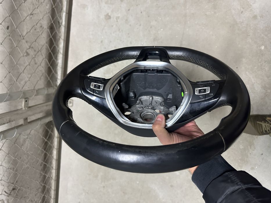 Volan piele cu comenzi fara airbag VW Passat B8 Golf 7 cod 5G0419091