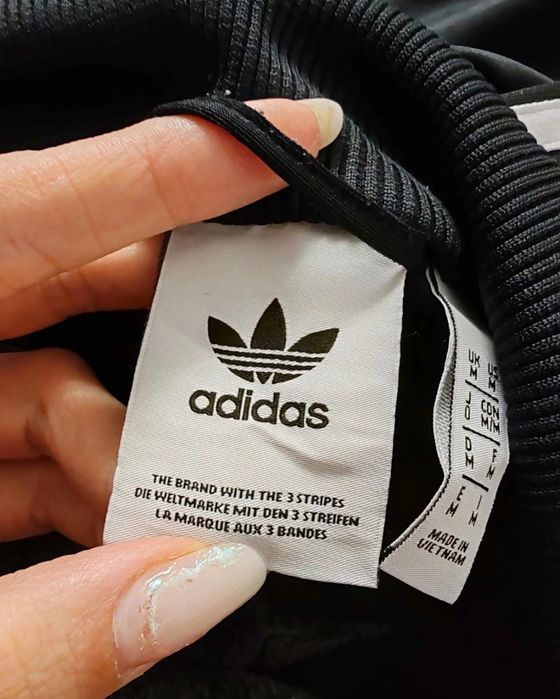Bluza adidas superbă