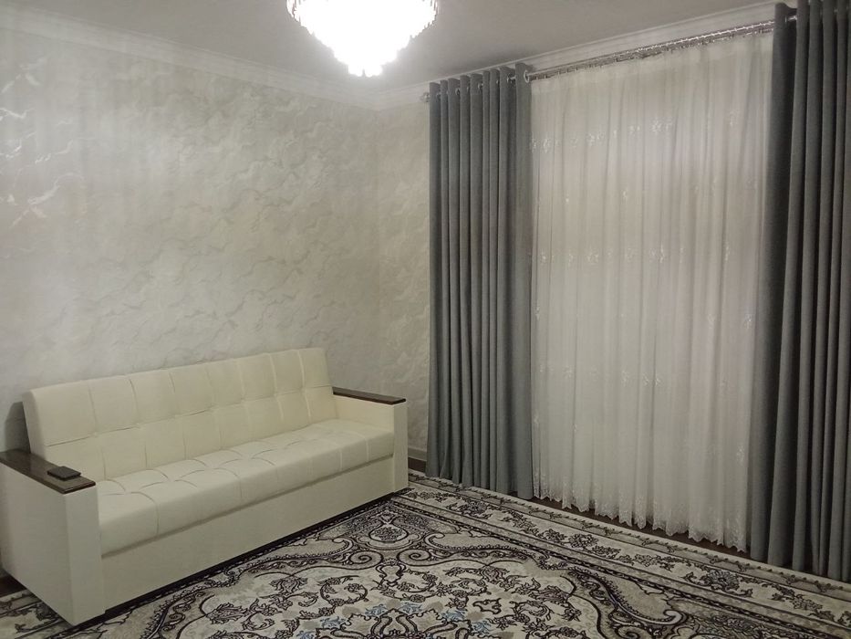 Срочно продается квартира в чирчик 2/1/7 крпч дом новосртойка можно бк