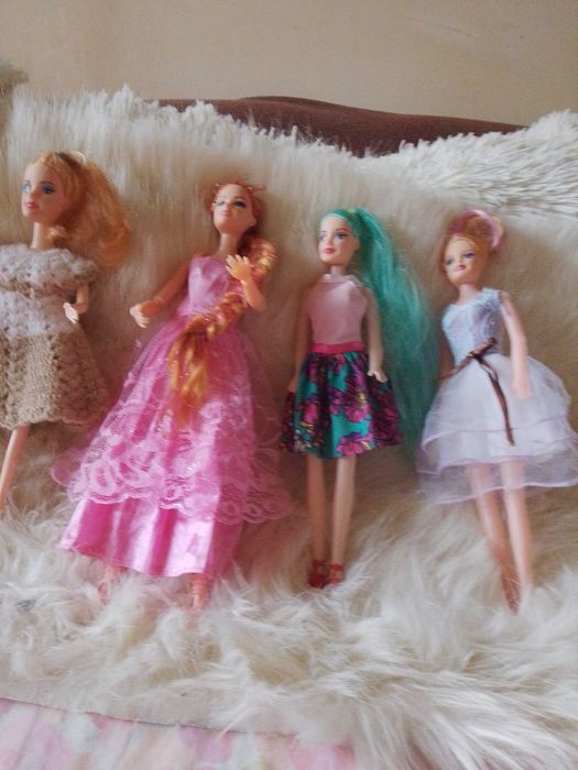 Много красиви кукли различни видове