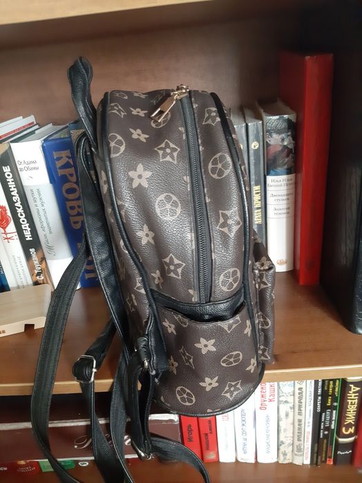 Продам стильный рюкзак