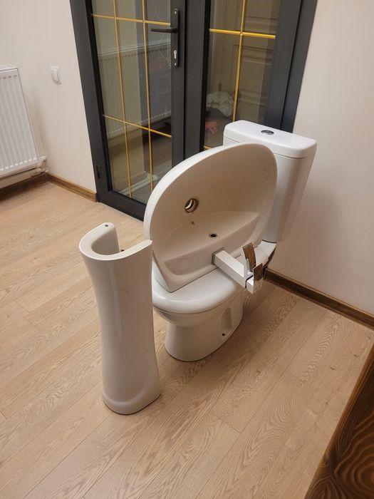 Продаётся унитаз и раковина в отличном состоянии