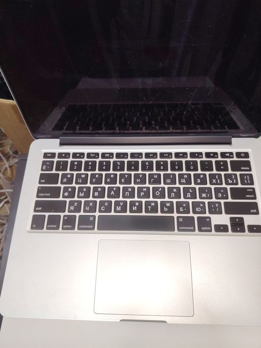 Macbook Apple sotiladi