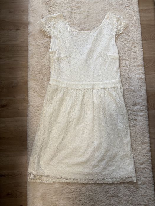 Дантелена дамска рокля Calliope