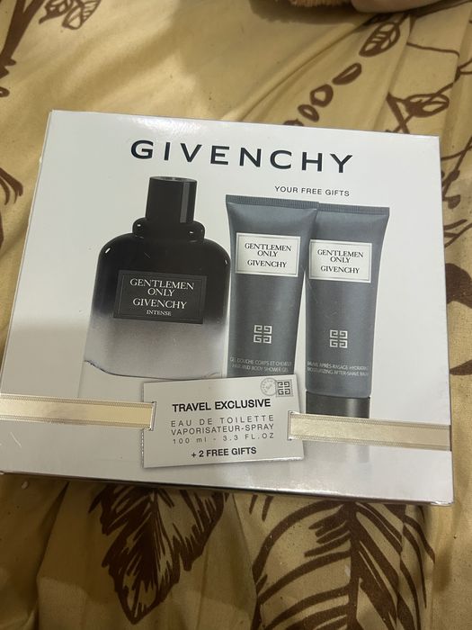 Parfum givenchy original din Douglas