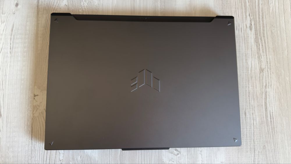 Laptop Gaming ASUS TUF F16 (RTX 4050, 16GB, 512GB) - Impecabil / Încă 1 an Garanție