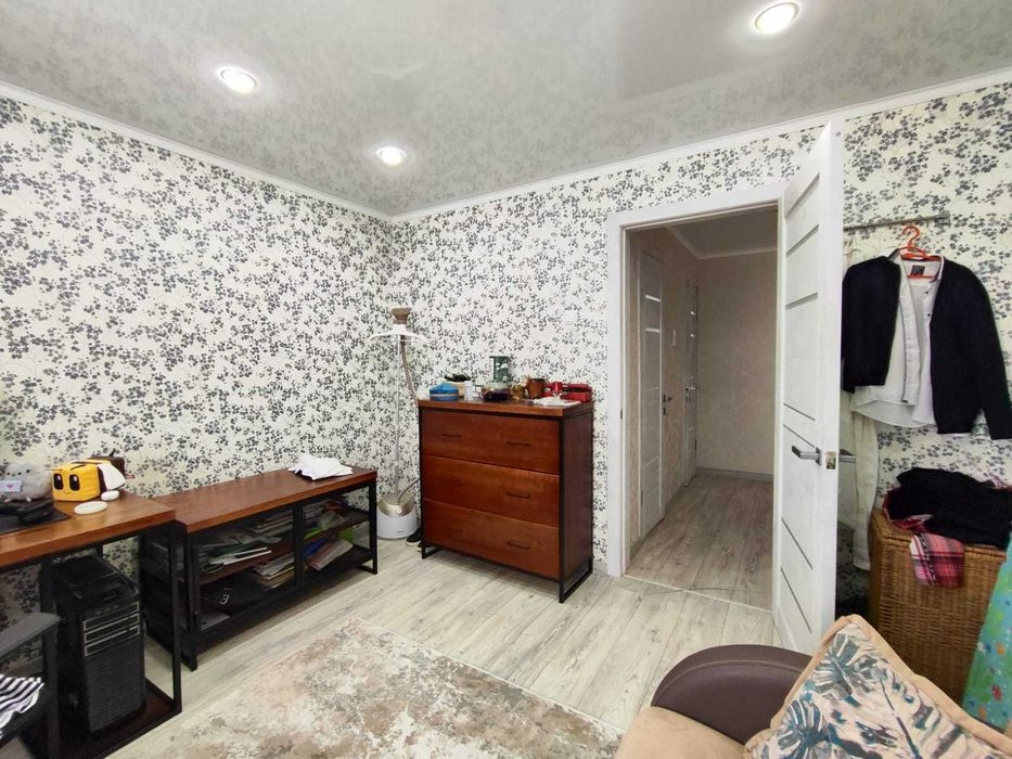 3 комн квартира, район СКГУ