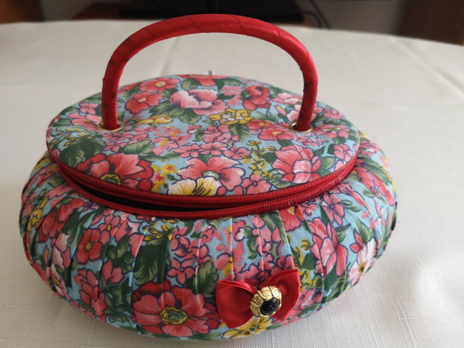 Продавам кутия за бижута