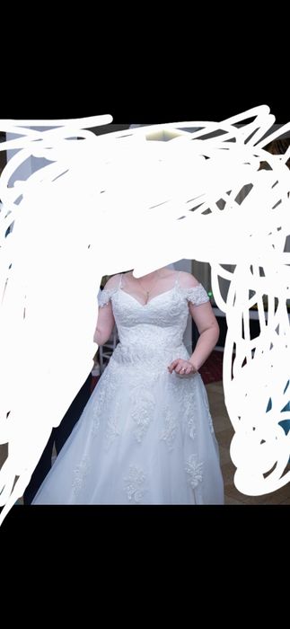 Rochie mireasa plus voal