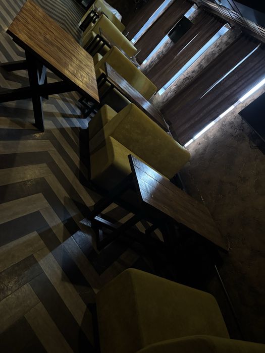 Мебель для кафе столы стулья диваны