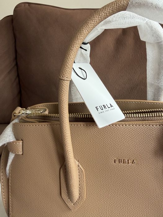 Нова Furla Gardenia Tote с етикет и противопрахова торбичка