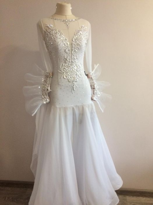 Бальное платье для