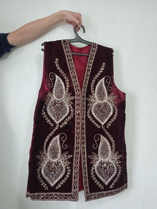 Жакет красно-бордовый