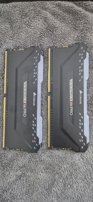 DDR4 Corsair vengeance RGB Pro 16gb