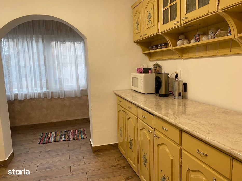 Apartament 3 camere ,str Moldovei