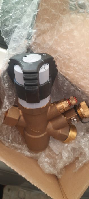 Регулиращ вентил за парно отопление