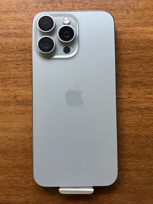 Iphone 15 pro max platinum