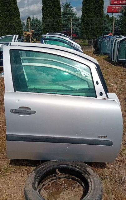 Usa dreapta fata Mici defecte Portiera fara anexe Opel Zafira B