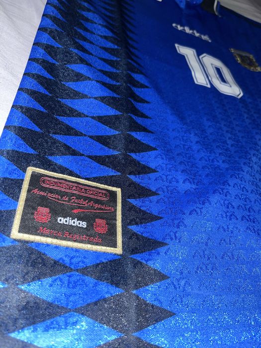 Adidas Аржентина №10 (Марадона) – класическа ретро фланелка