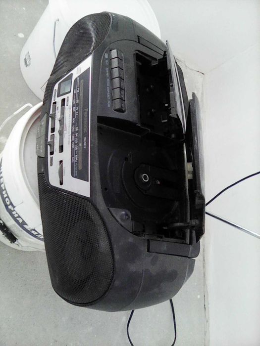 Бояджийско  радио  /  Радиокасетофон   /   Панасоник  .