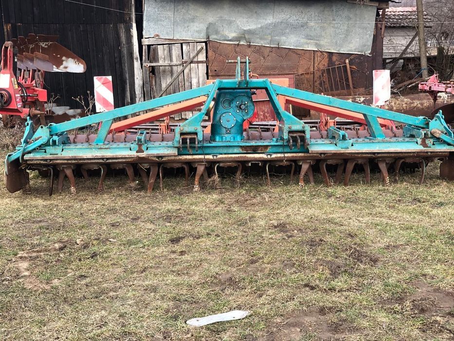 Vînd freză grapă rotativă 4 m