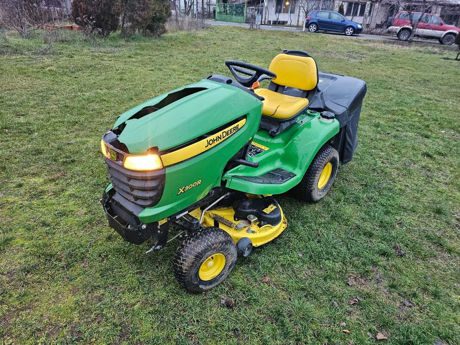 Тракторна Косачка JOHN DEERE X300R/KAWASAKI.18.К.С. Перфектна