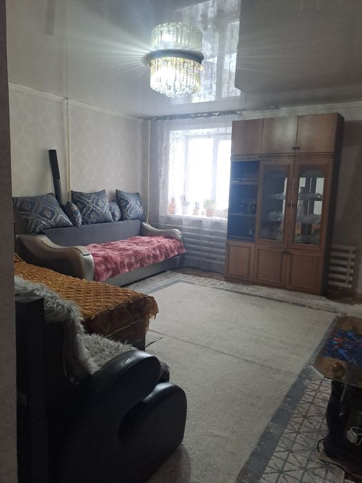 Продам  3-х  комнатную  квартиру.