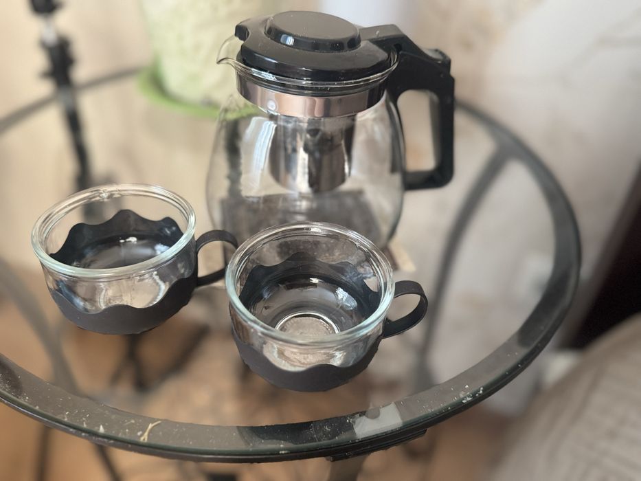 Заварник с двумя чашками