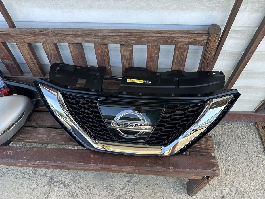 Решетка/Маска предна броня Нисан Кашкай J11
