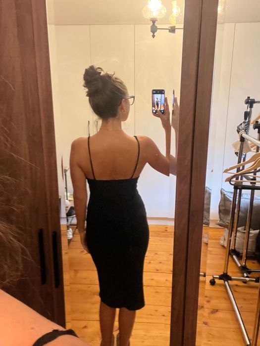 Rochie neagra de la Mango