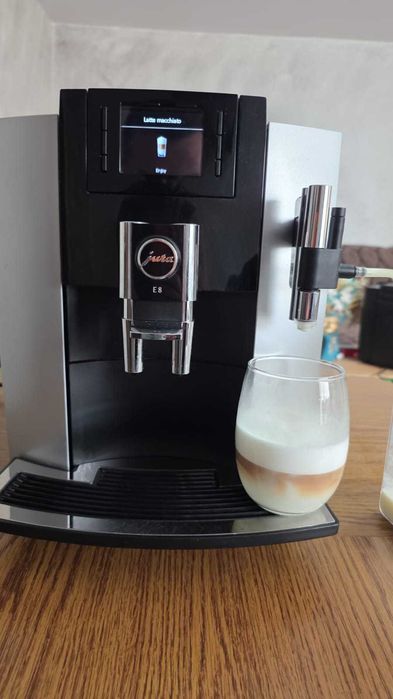 Esspresor automat cafea Professional Jura E8, Elvetia, expresor