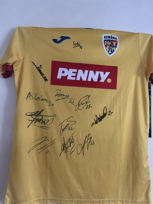 Tricou România cu autografe originale – FCSB + FK Csíkszereda | Poze cu jucătorii