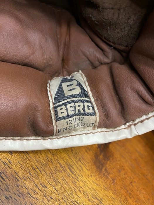 Винтидж боксови ръкавици BERG Knockout 12 oz – Германия, 1930–1945 г.
