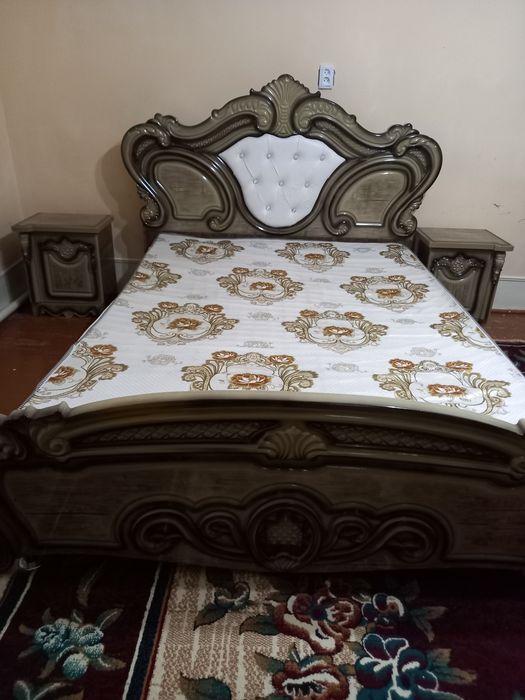 Mebel spalni shkaf