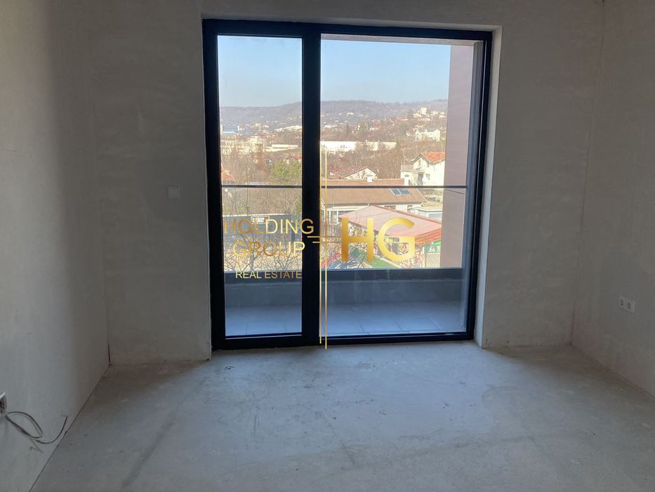 Продава се Тристаен апартамент в Варна, Бриз - 98 кв.м за 2011 €/кв.м - Снимка #2