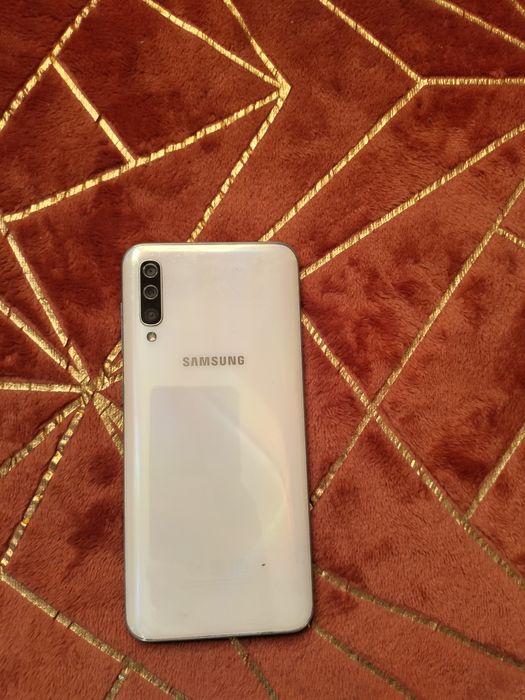 Продам Samsung A50