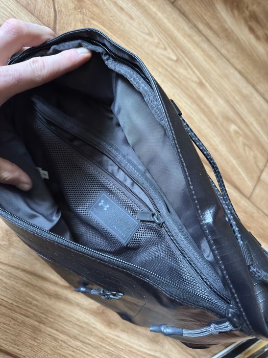 Продаю сумку через плечо UA Original