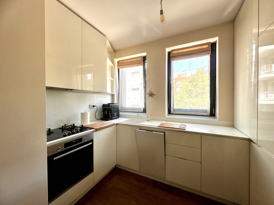 Тристаен апартамент за продажба в тухлена сграда