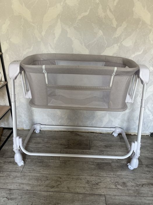 Продам кроватку манеж 2 в одном