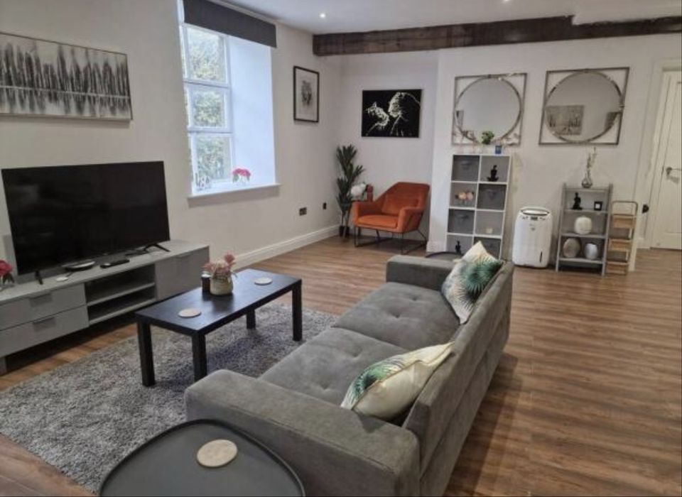 Inchiriez apartament la nibiru