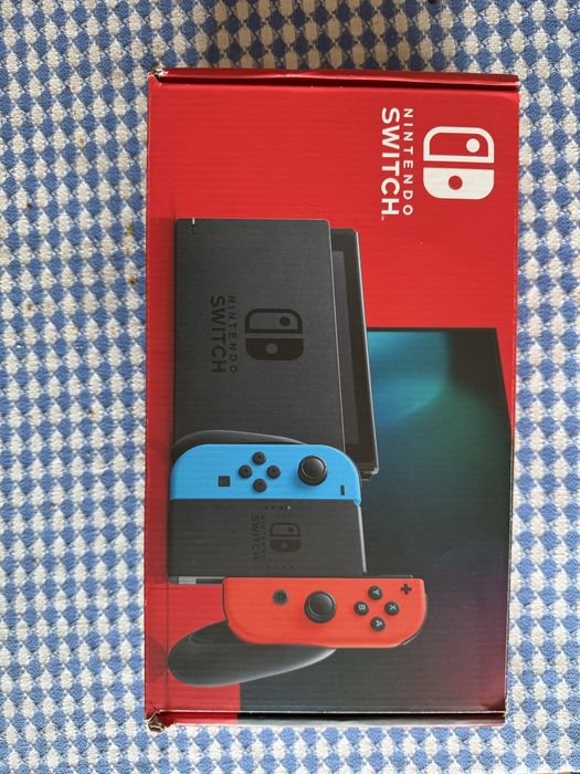 Nintendo Switch + калъф + 128GB карта + NBA 2K18 + док станция + HDMI