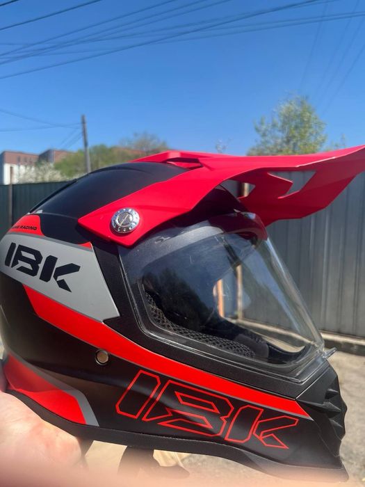 Продам кроссовый шлем IBK