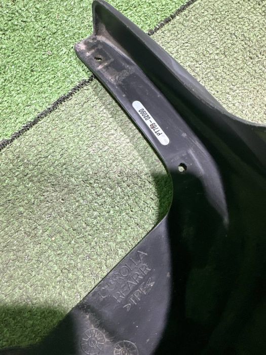 Бризгавик Toyota Carolla