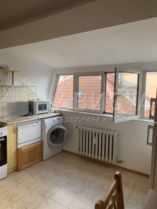 Дава се под наем Тристаен апартамент в София, Център - 70 кв.м за 790 € - Снимка #11