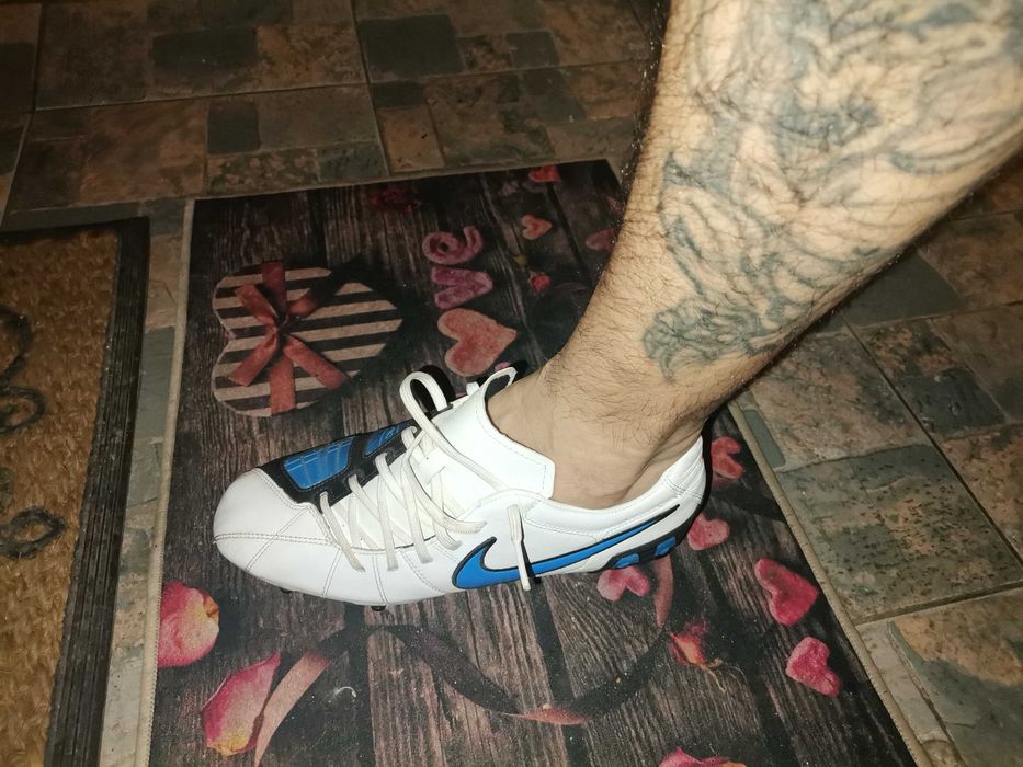 Ghete cu  crampoane nike T90