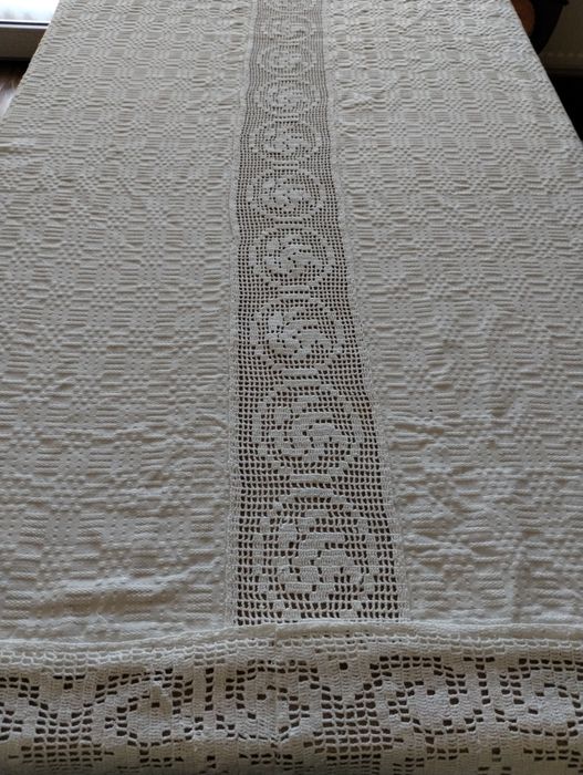 Fata de masa traditionala