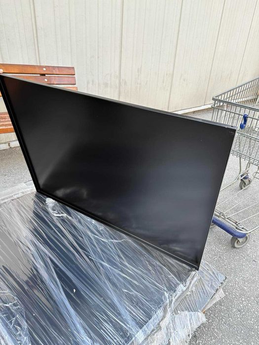 Метална тава с размери: 70/102 и 90/125 височина 2 см