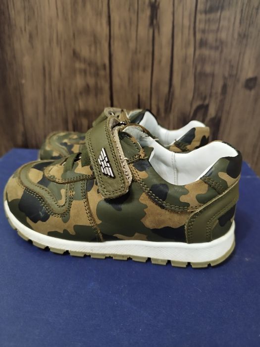 Продам кроссовки