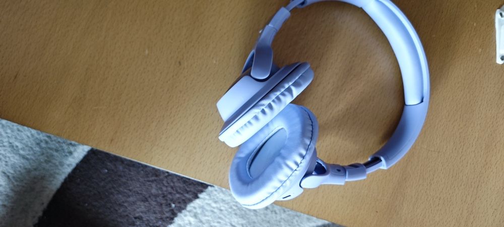 JBL слушалки над ухо